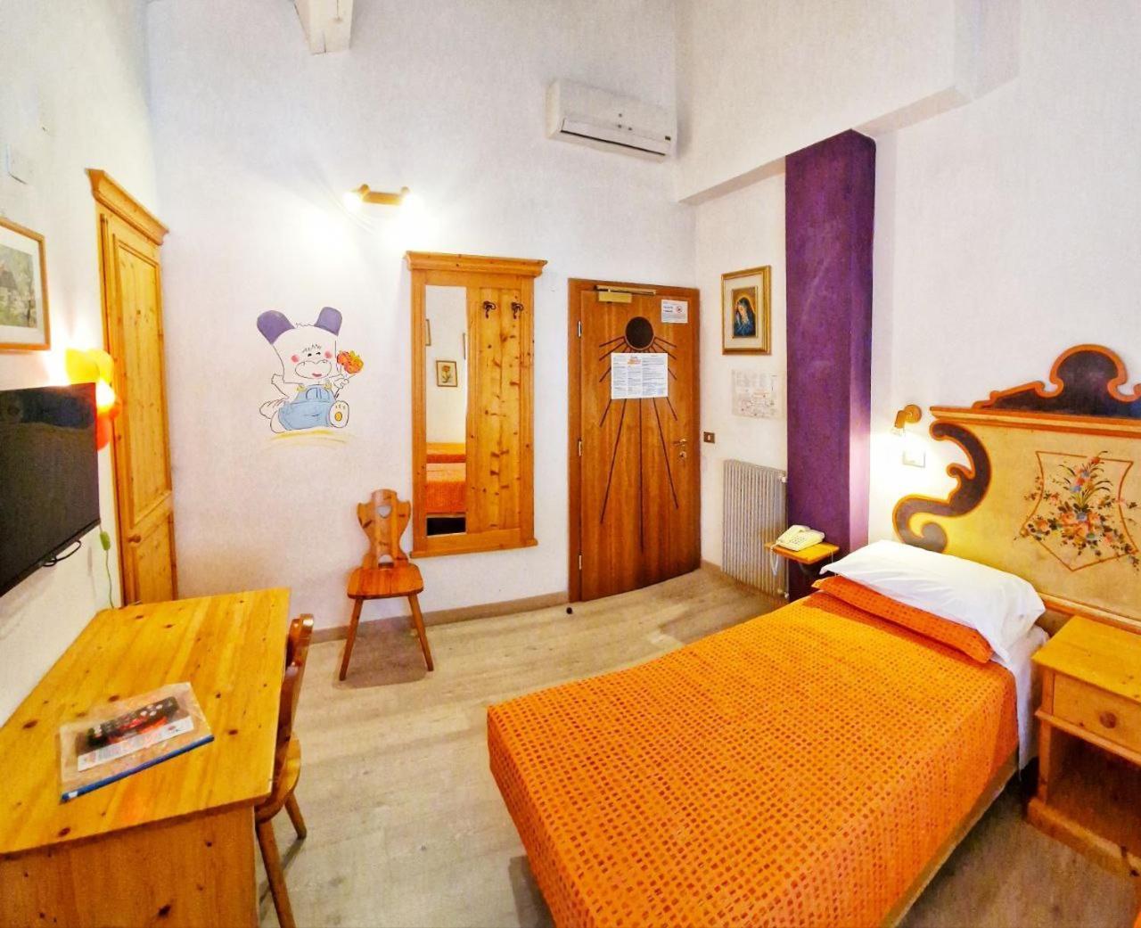 Family Hotel Primavera Levico Terme Exteriör bild