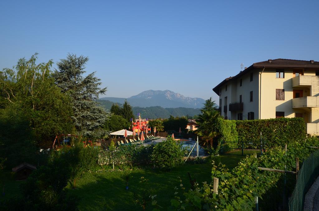 Family Hotel Primavera Levico Terme Exteriör bild