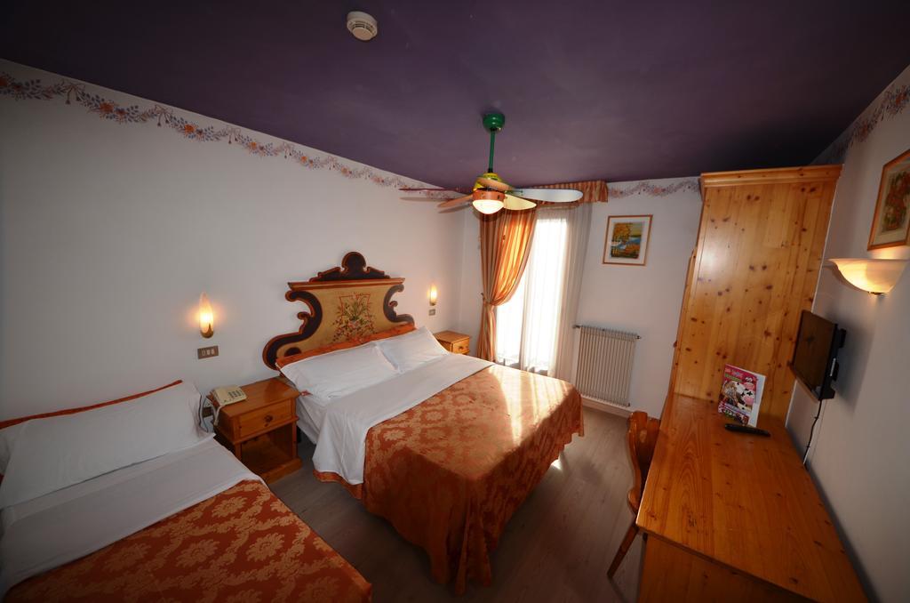 Family Hotel Primavera Levico Terme Exteriör bild