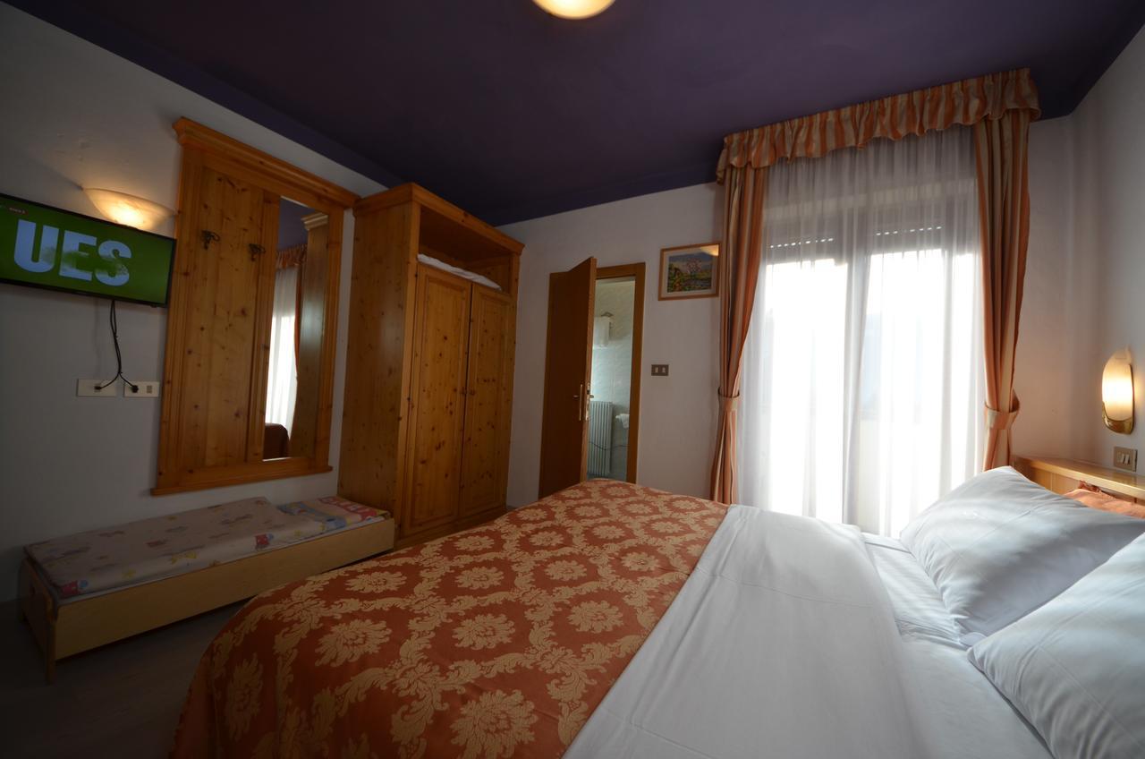 Family Hotel Primavera Levico Terme Exteriör bild